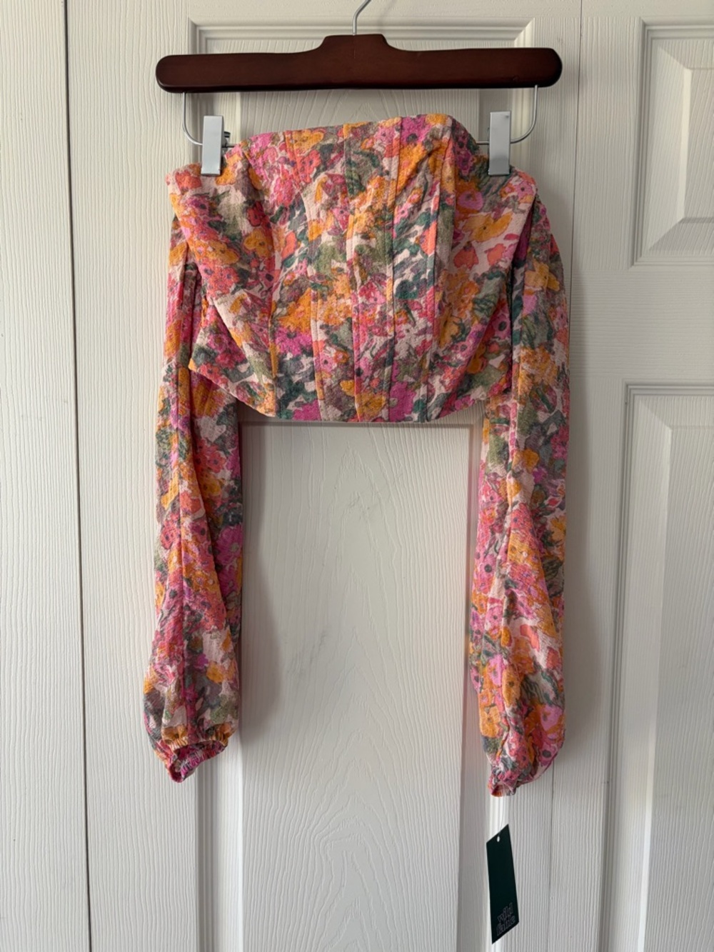 Wild Fable Floral Cropped Long-Sleeve Smocked Top  
Corset top
Size XS
NWT